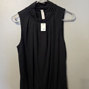 Zenana Outfitters Black Pleated Sleeveless Tank Top